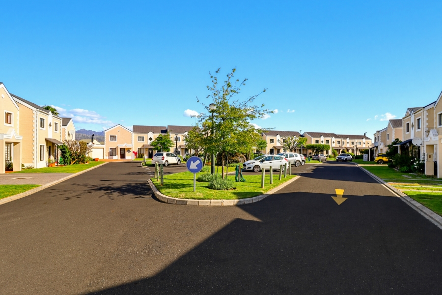 2 Bedroom Property for Sale in Heritage Park Western Cape